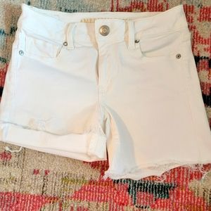 American Eagle Midi Shorts White (6)